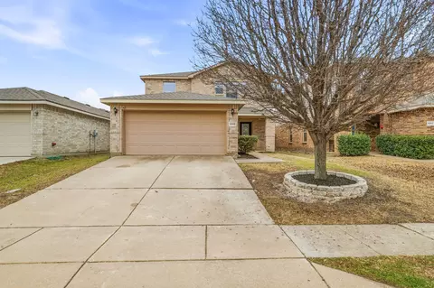 8808 Valley River Dr, Fort Worth, TX 76244