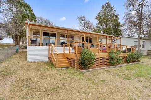 142 Ivy Ln, Mabank, TX 75156