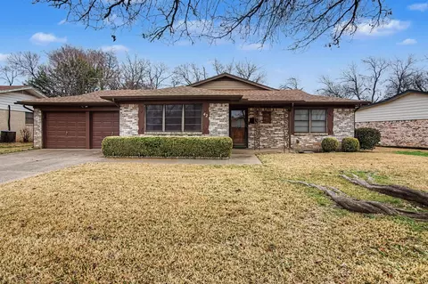 42 Page St, Hurst, TX 76053