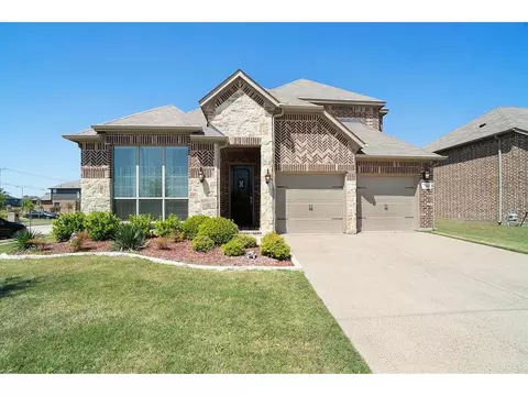 744 Shadow River Dr, Saginaw, TX 76179