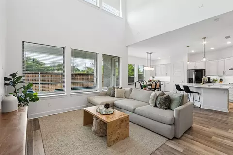 3433 Rosebud Park Ln, Dallas, TX 75229