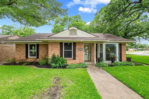 519 Staffordshire Dr, Irving, TX 75061