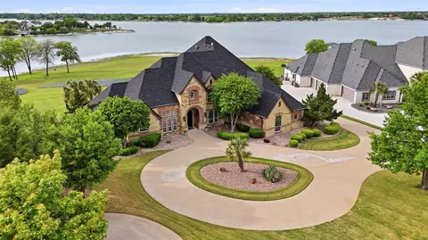 110 Eagle Point Dr, Waxahachie, TX 75165
