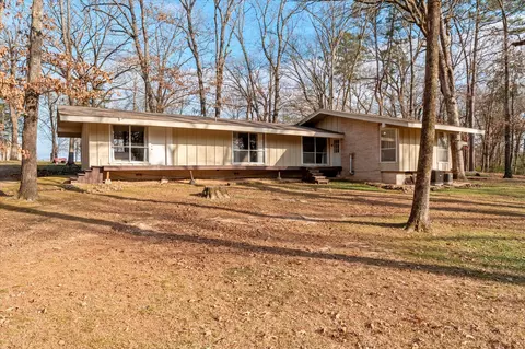 106 Lively Ave, Mount Pleasant, TX 75455