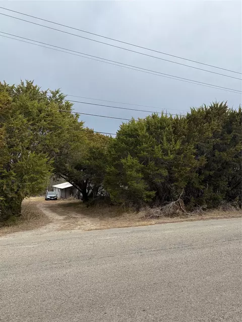 824 Ports O Call Dr, Granbury, TX 76048