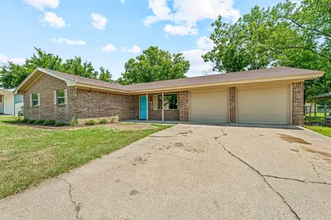130 Omaha, Stephenville, TX 76401