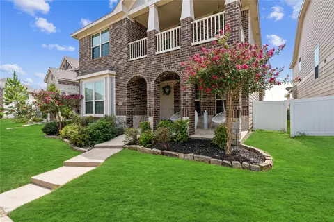 1120 Black Cherry Dr, Aubrey, TX 76227