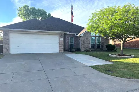 221 Rose Ave, Cleburne, TX 76033