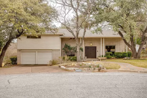 4055 Glenavon Ct, Fort Worth, TX 76109