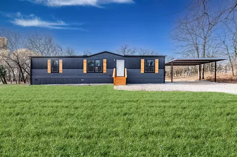 300 Huddleston Rd, Sunset, TX 76270