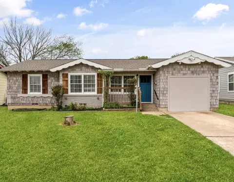 1110 Park St, Arlington, TX 76011