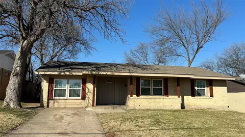 451 Bluewood Dr, Dallas, TX 75232