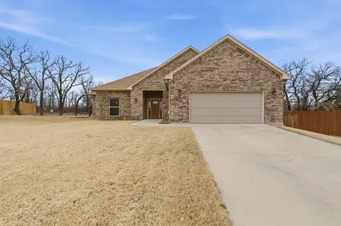2201 Springhill Ct, Mineral Wells, TX 76067