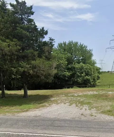 515 Hayes St, Savoy, TX 75479