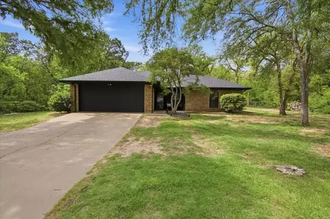 2004 W Spanish Trail Dr, Granbury, TX 76048