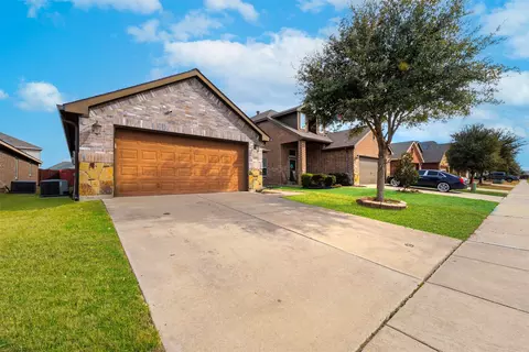 5505 Thunder Bay Dr, Fort Worth, TX 76119