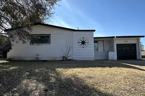 917 NW 8th St, Grand Prairie, TX 75050