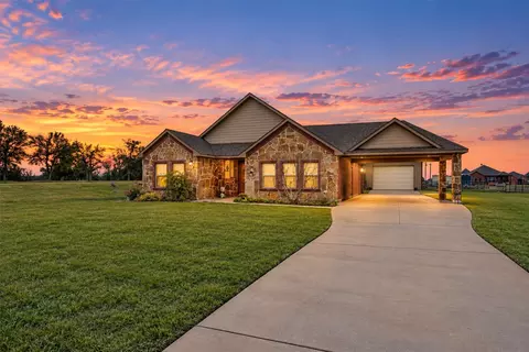 231 Orduna St, Trenton, TX 75490