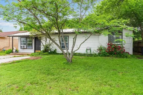 716 N Cummings Dr, Alvarado, TX 76009