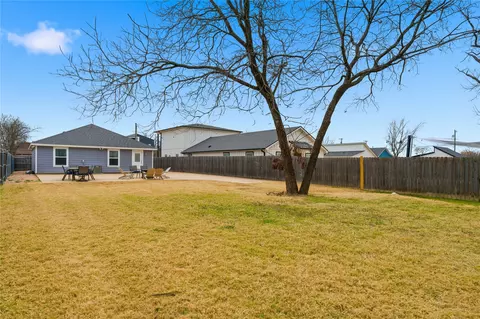Exterior - 1111 Primrose Dr, Waco, TX 76706 photo 7 of 7
