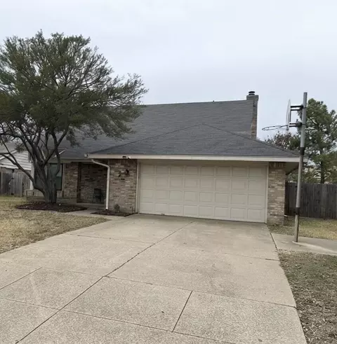 2462 Claremont Dr, Grand Prairie, TX 75052