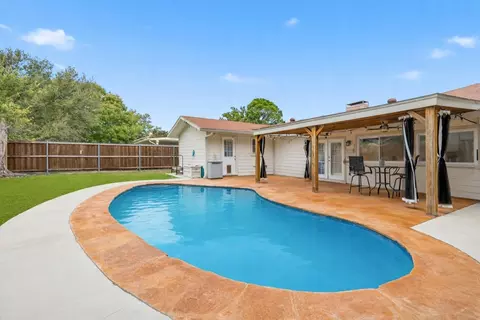 228 Wildfire Dr, Lewisville, TX 75067