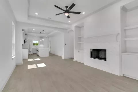 Living - 504 E Ball St, Tom Bean, TX 75489 photo 3 of 5