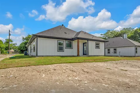 Exterior - 504 E Ball St, Tom Bean, TX 75489 photo 3 of 4