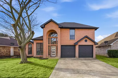 208 W Glen Meadow Dr, Glenn Heights, TX 75154
