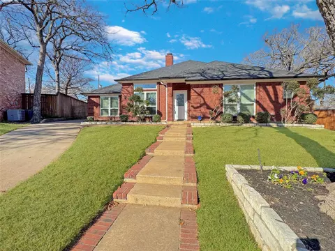 5502 Bradley Ct, Arlington, TX 76017