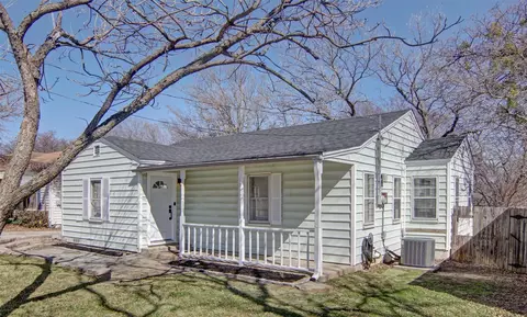 813 S Lamar St, Weatherford, TX 76086