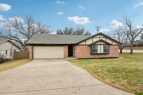 753 Toni Dr, Hurst, TX 76054