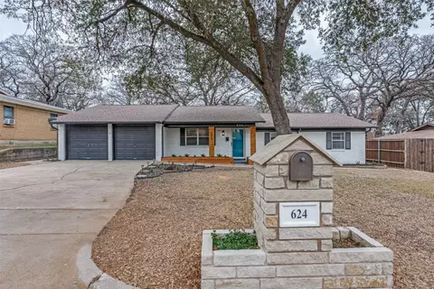 624 Forest Ln, Hurst, TX 76053