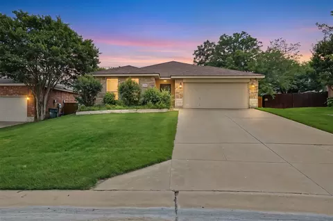 211 Carriage Dr, Willow Park, TX 76087
