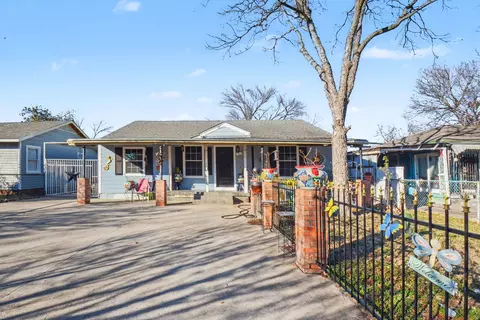 1615 Barlow Ave, Dallas, TX 75224