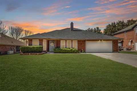 3657 Village Green Dr, Grand Prairie, TX 75052