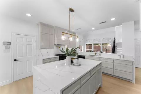 1155 Shores Blvd, Rockwall, TX 75087