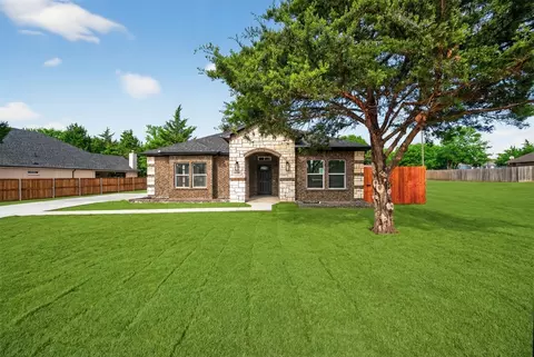 120 E Woodell Dr, Glenn Heights, TX 75154