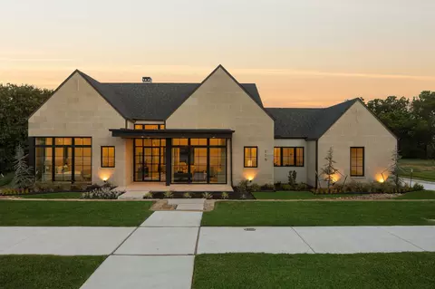 116 Park Ave, Keller, TX 76248