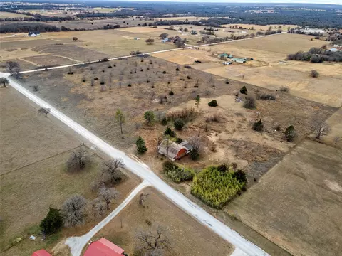 5068 Orchard Rd, Bowie, TX 76230