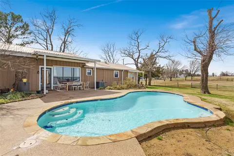 Exterior - 9213 Wilson Rd, Pilot Point, TX 76258 photo 3 of 6