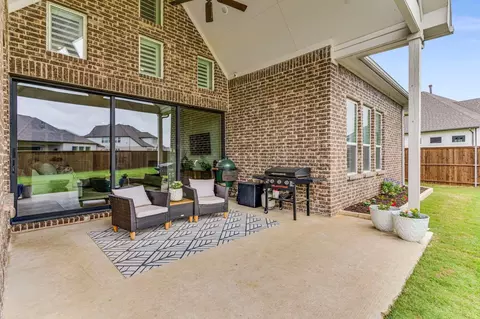 Exterior - 175 Stirling Dr, Argyle, TX 76226 photo 3 of 7