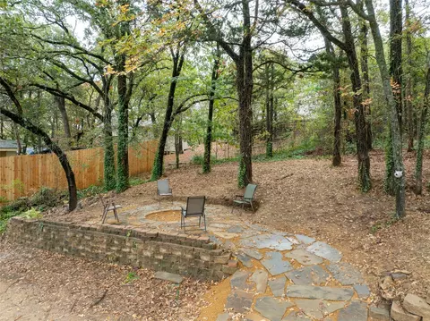 491 Black Forest Dr, Pottsboro, TX 75076