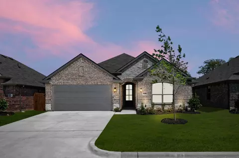 1128 Avery Rd, Granbury, TX 76049