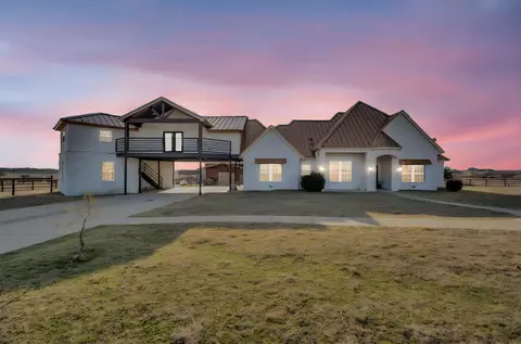 1015 Curry Rd, Waxahachie, TX 75167