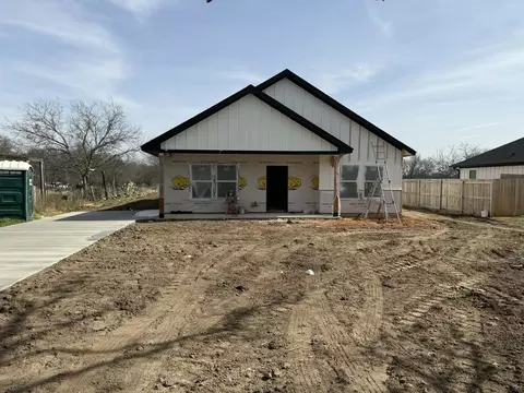 1415 Cloverleaf Rd, Bellmead, TX 76705