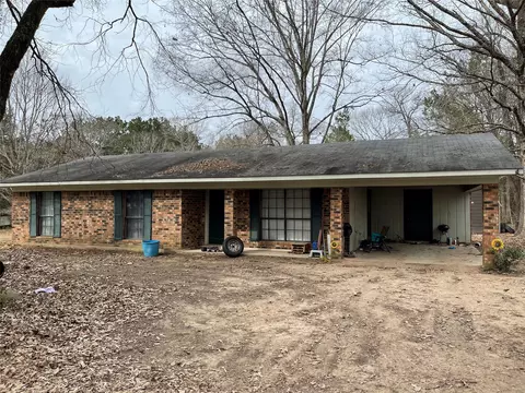 270 Layfield Rd, Coushatta, LA 71019