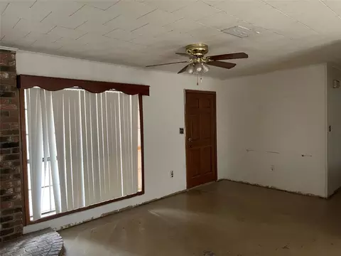 Living - 270 Layfield Rd, Coushatta, LA 71019 photo 2 of 2