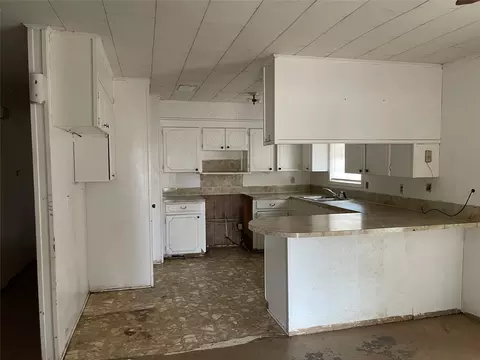 Kitchen - 270 Layfield Rd, Coushatta, LA 71019 photo 1 of 2