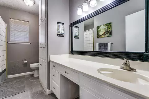Bath - 1904 Windlea Dr, Euless, TX 76040 photo 1 of 2